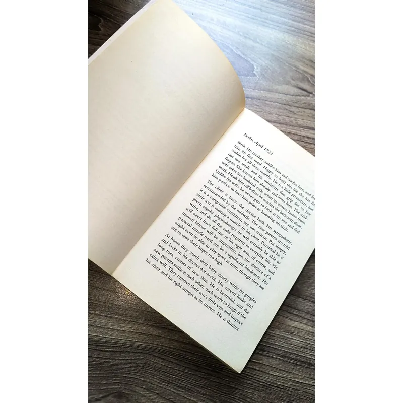 Sách cũ: The Dark Room bybRachel Seiffert 729058