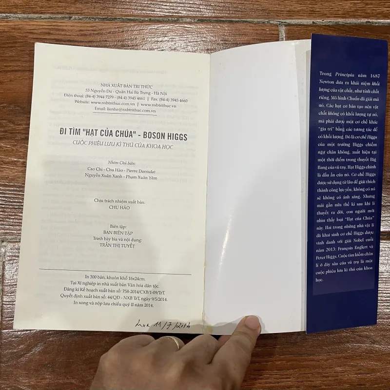 Đi tìm hạt của chúa - Boson Higgs cuộc phiêu lưu kì thú của khoa học (12) 1027751