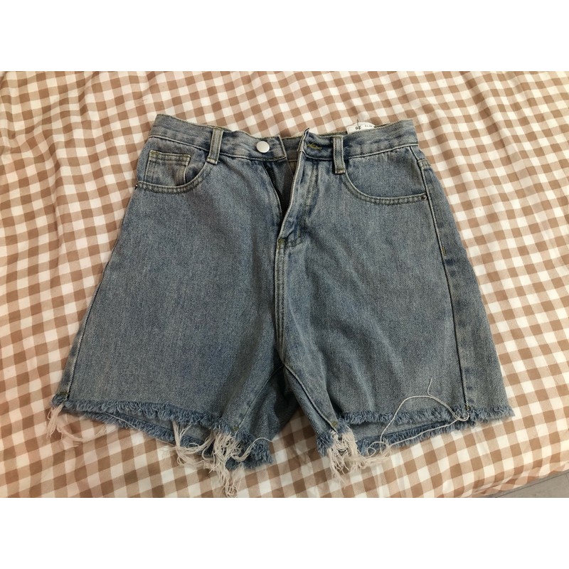 Quần jean xanh nhạt size 26 gấu tua rua 83912