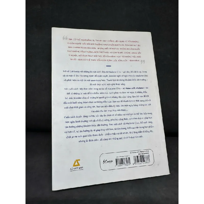 [Phiên Chợ Sách Cũ] At Home With Madame Chic, 2020 - Jennifer L. Scott H1809 SBM 599530