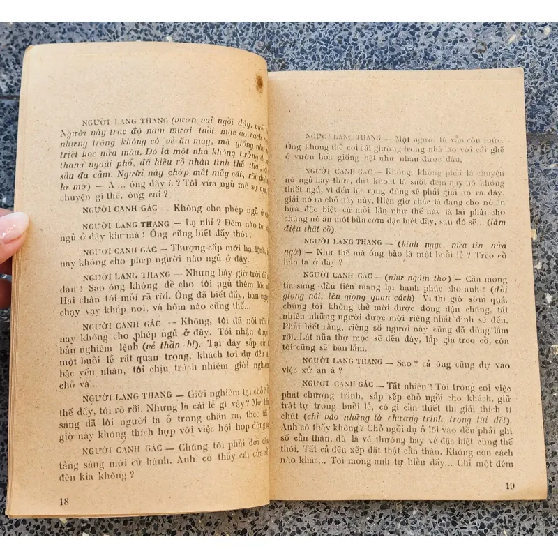 TRUNG PHONG CHẾT TRƯỚC BÌNH MINH 790801