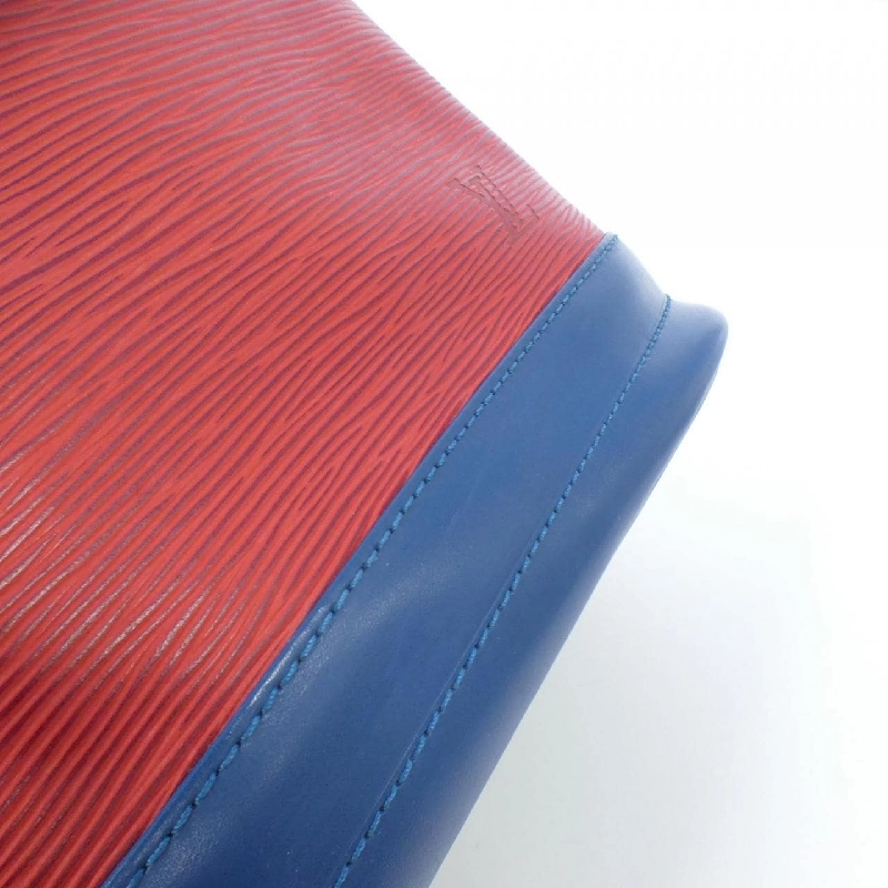 【Vintage】Túi xách vai Louis Vuitton Épi Noé M44084 613555