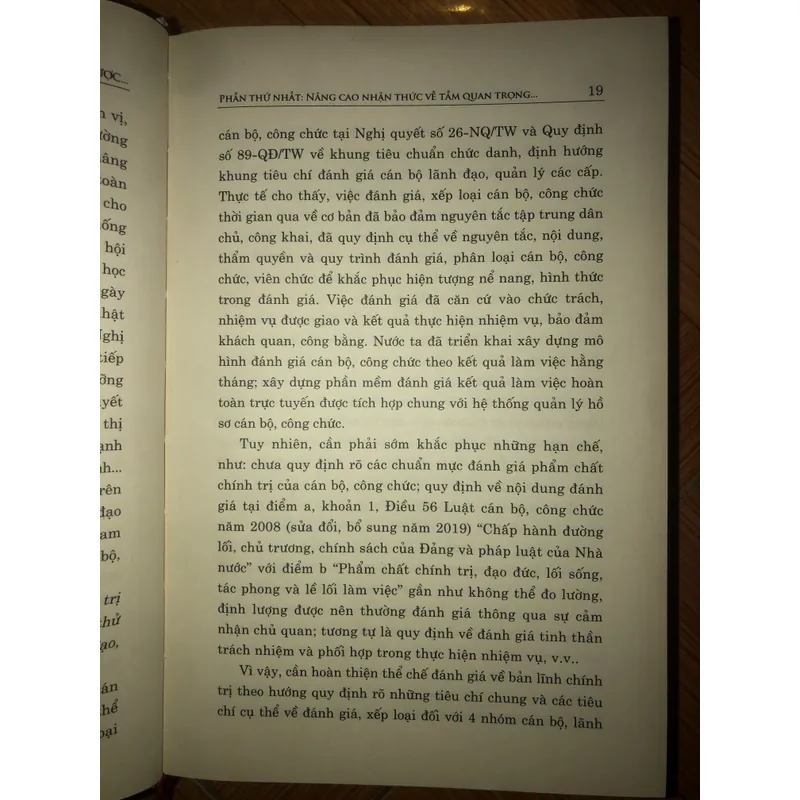 Giải pháp xây dựng đội ngũ cán bộ cấp chiến lược đủ phẩm chất, năng lực và uy tín 694441