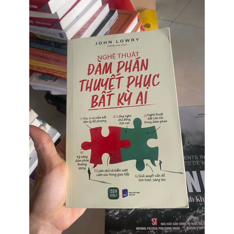 Đủ loại sách ạ .  478976