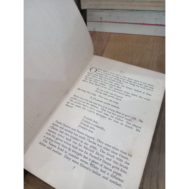 A portrait of the artist as a young man - James Joyce 736309