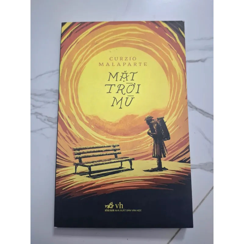Mặt trời mù – Curzio Malaparte 758940