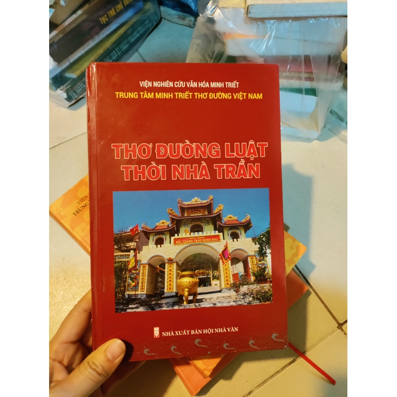 Thơ đường luật thời nhà trần 462271