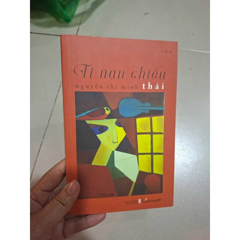 Tị nạn chiều của Nguyễn Thị Minh Thái 937509