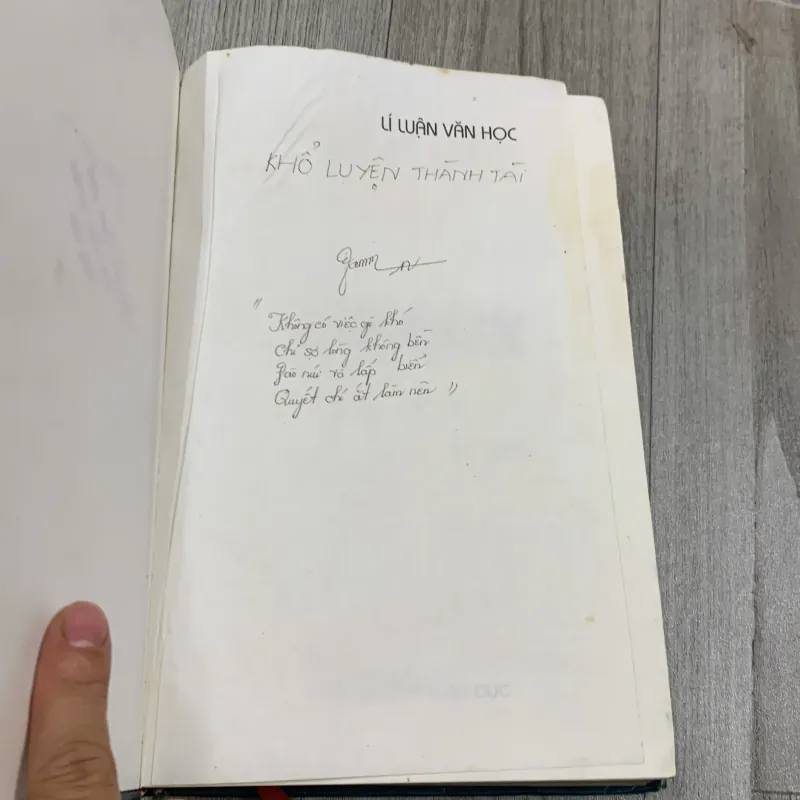 Lí luận văn học. 1a1 777781