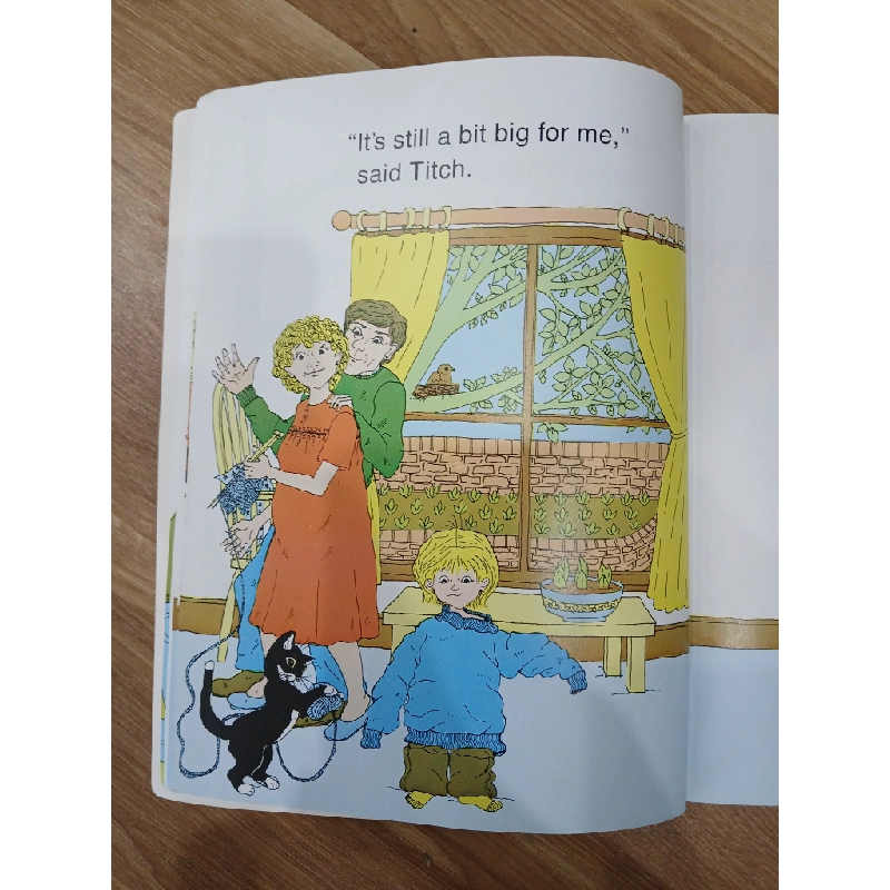 You'll Soon Grow into Them, Titch - Pat Hutchins 547745