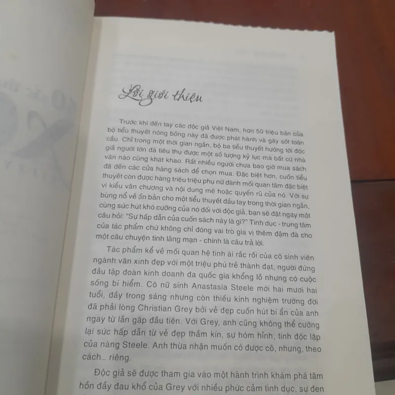 E L James - NĂM MƯƠI SẮC THÁI: XÁM 574241