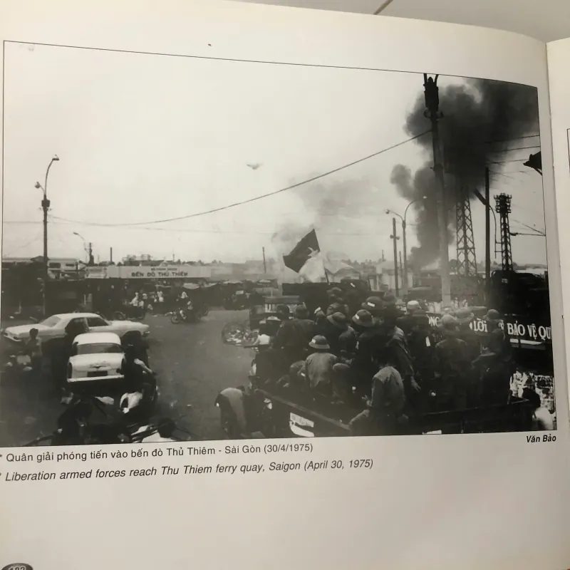 Ký ức thời oanh liệt - Nhà xuất bản Tổng hợp Thành phố Hồ Chí Minh 779791