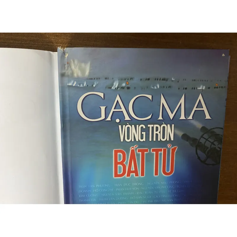 Gạc ma- vòng tròn bất tử- có chữ ký  1023832