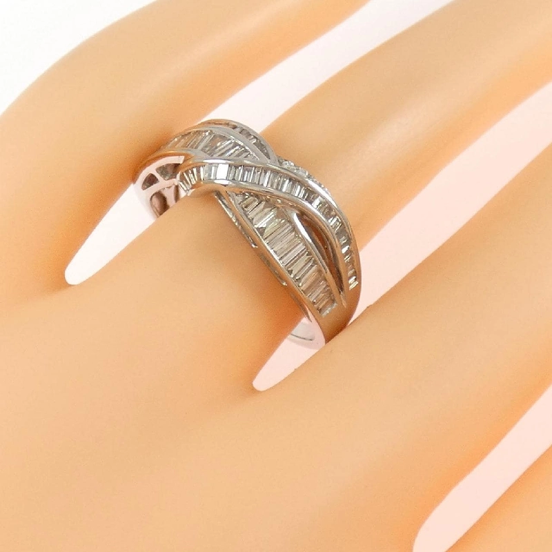 Nhẫn kim cương K18WG 0.70CT 665506