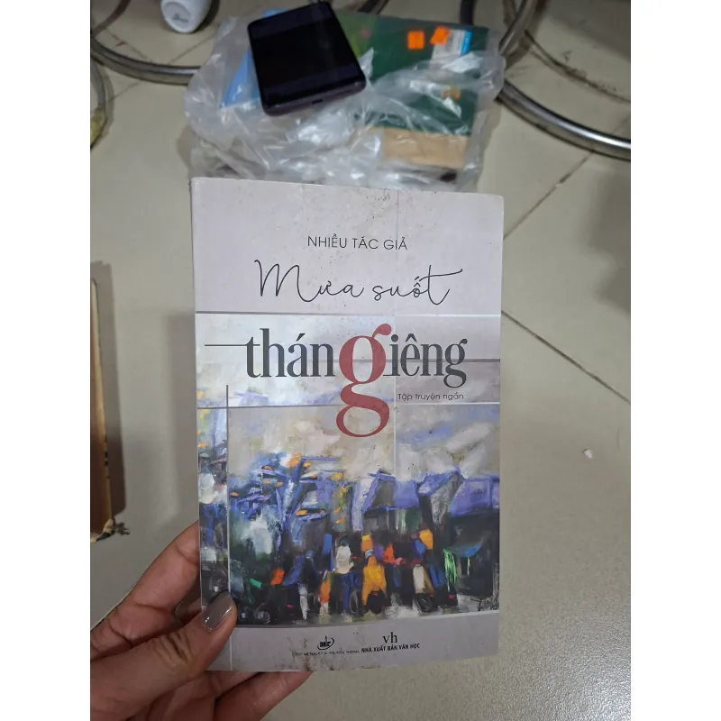 Mưa suốt tháng giêng 957759