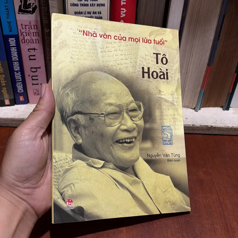 II Tác Giả Và Tác Phẩm: Tô Hoài, Nhà Văn Của Mọi Lứa Tuổi - Nguyễn Văn Tùng - 2011 801138