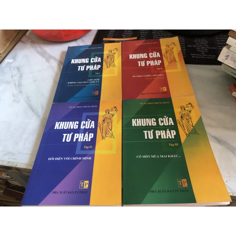 Khung cửa tư pháp - Phan Trung Hoài  1027785