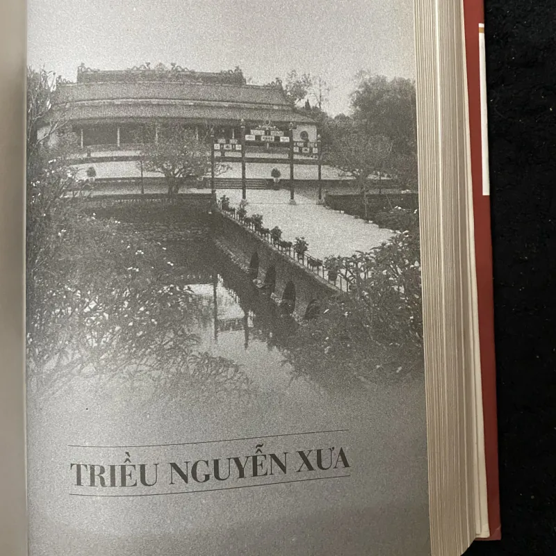 700 năm Thuận Hoá Phú Xuân Huế- Nguyễn Đắc Xuân 1005311