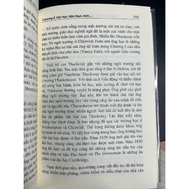 Văn học hiện thực và văn học suy đồi Anh thế kỷ XIX - Lê Đình Cúc 674107