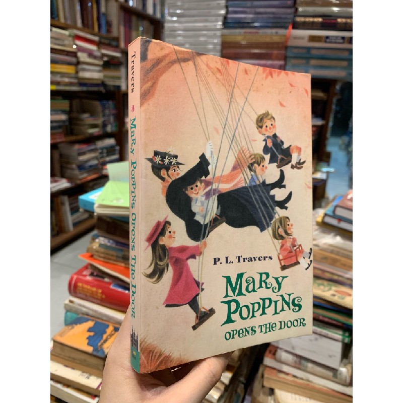 MARY POPPINS OPENS THE DOOR - P. L. Travers 175848