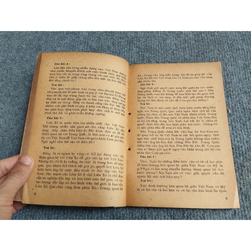 TRẢ LỜI CÁC NHÀ BÁO NƯỚC NGOÀI - NGUYỄN VĂN LINH 701928