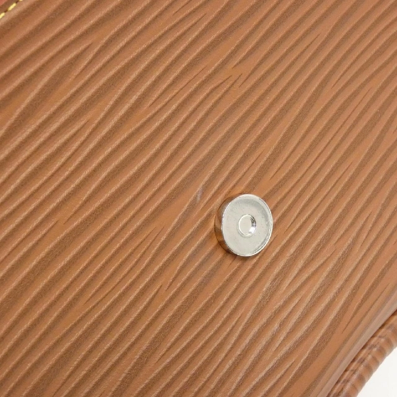 Túi đeo vai Louis Vuitton Epi XL Montsouris Messenger M23097 613845