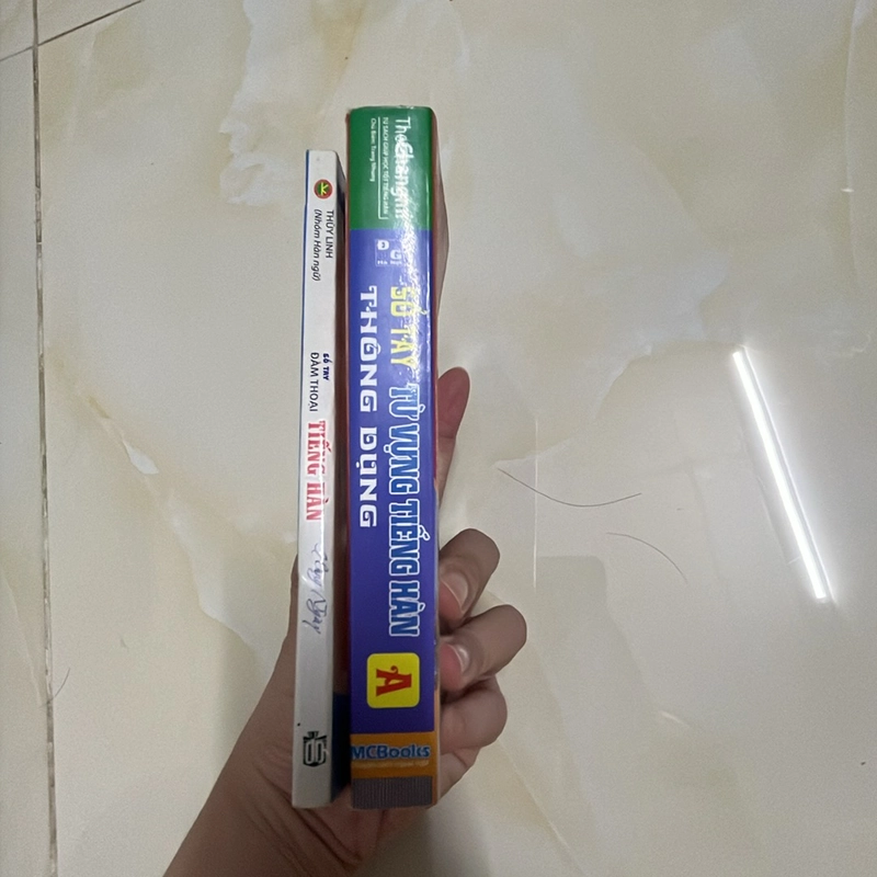 2 sách tiếng Hàn: Sổ tay từ vựng thông dụng tiếng Hàn A + Đàm thoại tiếng Hàn cấp tốc 302589