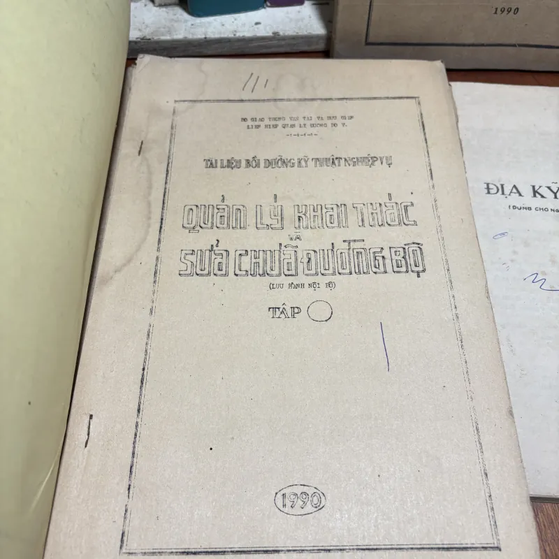 II Combo Sách, Vở Kỹ Thuật: Quản Lý Và Khai Thác Sửa Chữa Đường Bộ 958671