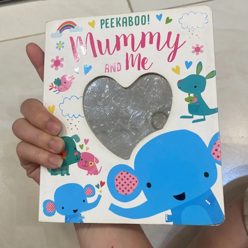 NGOẠI VĂN tiếng anh trẻ em : PEEKABOO! MUMMY and ME - make believe ideas  1027832