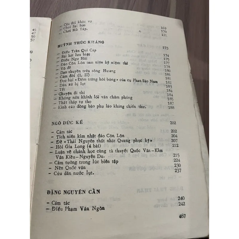 HỢP TUYỂN THƠ VĂN VIỆT NAM 1858-1920 687546