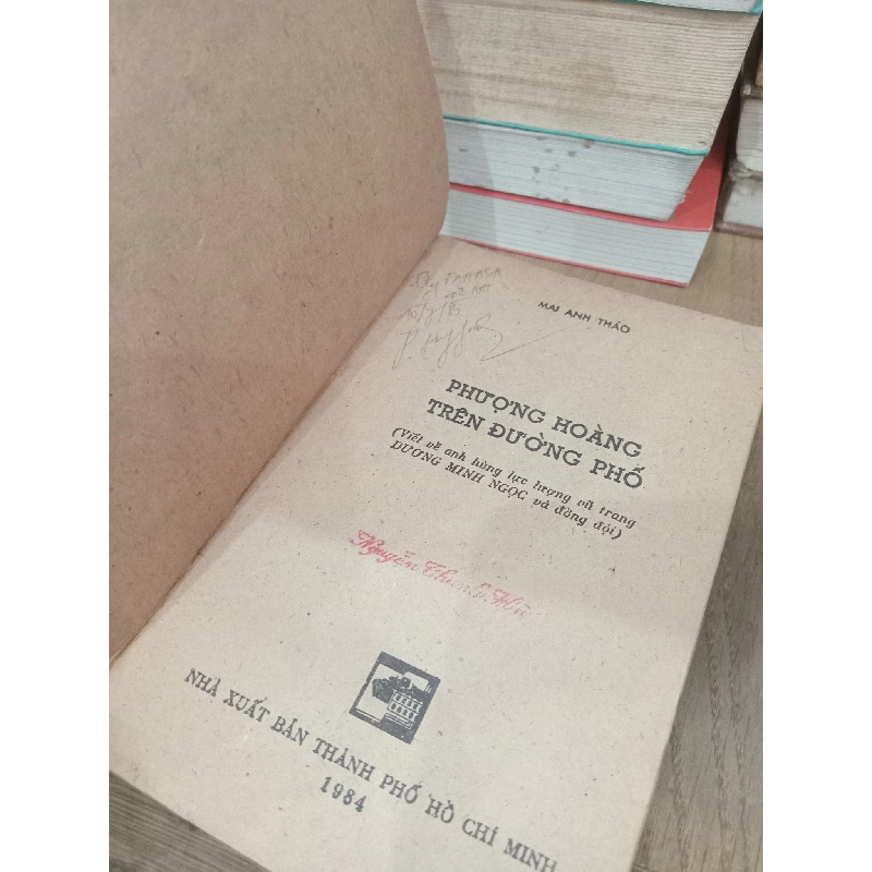 Phượng hoàng trên đường phố - Mai Anh Thảo 732669