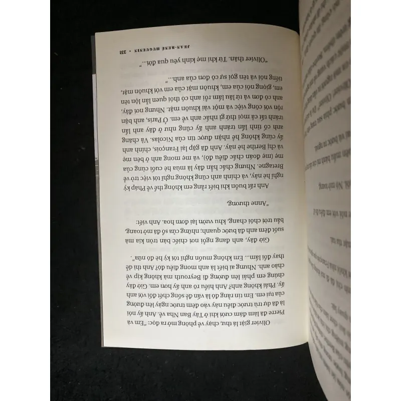 Bãi Hoang-Jean-René Huguenin.  Người dịch: Huỳnh Phan Anh.   1030917