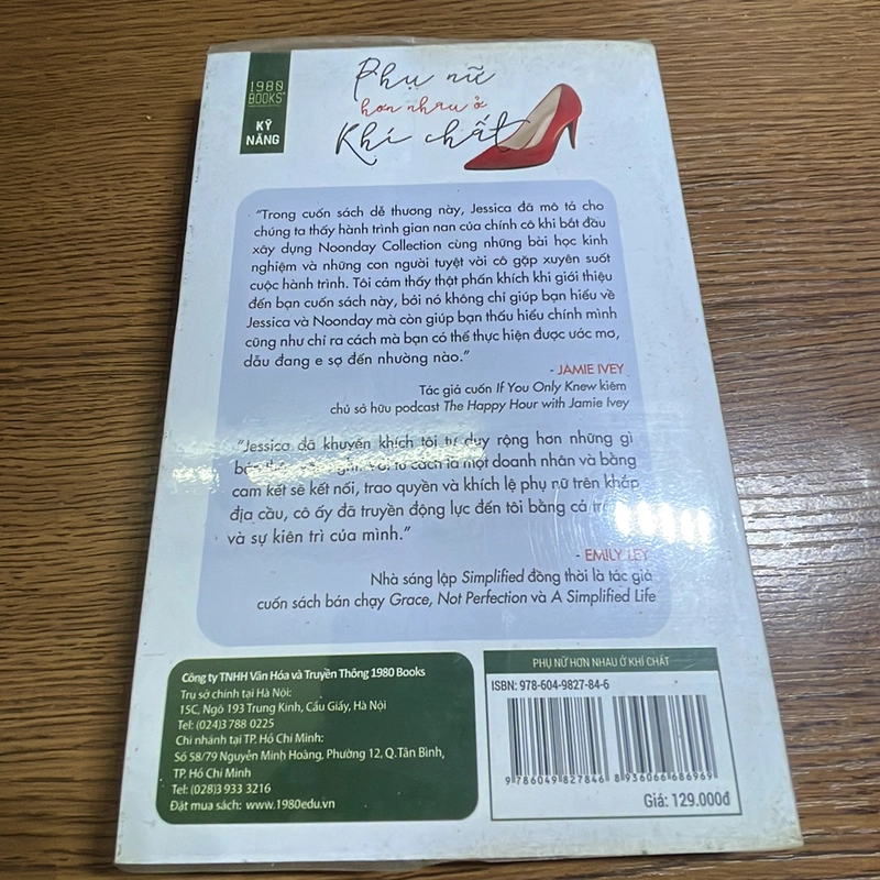 Phụ nữ hơn nhau ở khí chất Jessica Honegger 378242