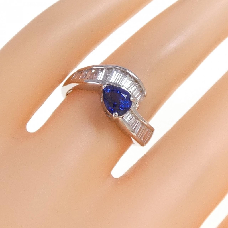 Nhẫn Sapphire K18WG 0.93CT 668195