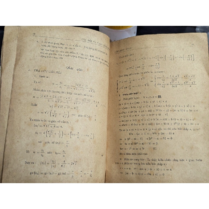 50 đề tổng hợp câu hỏi và toán 12b - Đặng Văn Định & Đinh Đức Mậu 539239