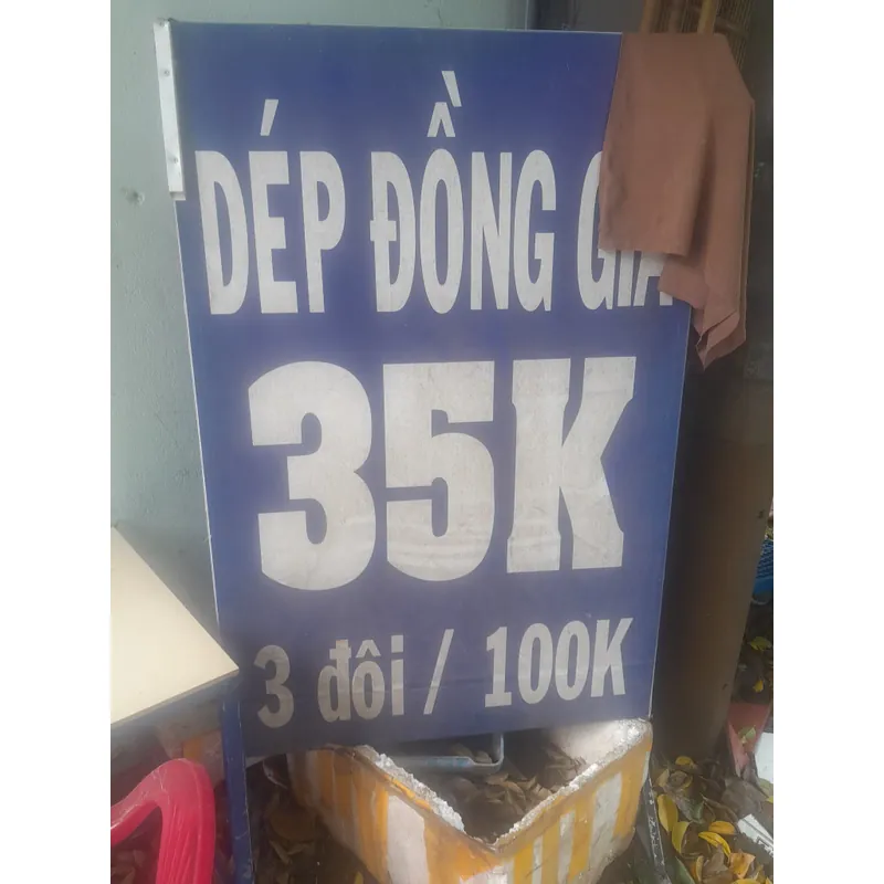 Bảng hiệu dép 35k 3 đôi 100k giá 200k 569717