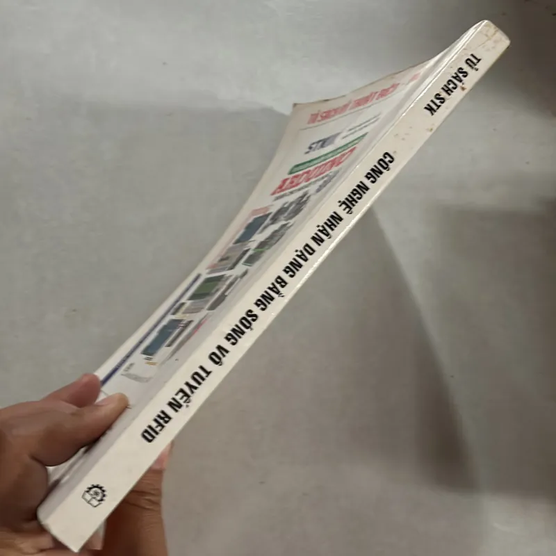 Công nghệ nhận dạng bằng sóng vô tuyến RFID - Nguyễn Văn Hiệp 800991