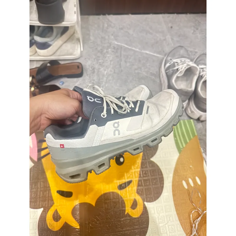 Giầy on running 973202