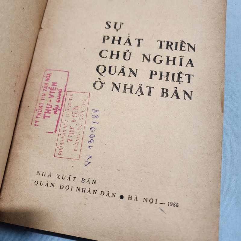 Sự phát triển chủ nghĩa quân phiệt ở Nhật Bản | I Va nốp | 1986 479189