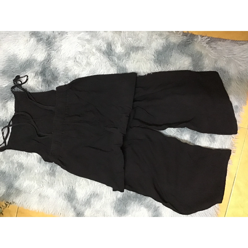 Bộ jumpsuit áo yếm linen đen 524722