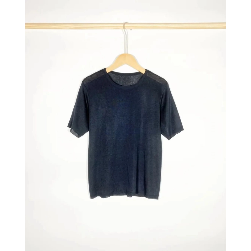 Áo Mongtoghi Hàn Form Basic , chất mềm mát rất đẹp, co giãn thoải mái
Size M L
  452619
