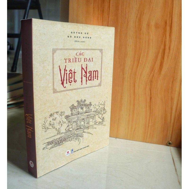 Sách các triều đại Việt Nam  469734