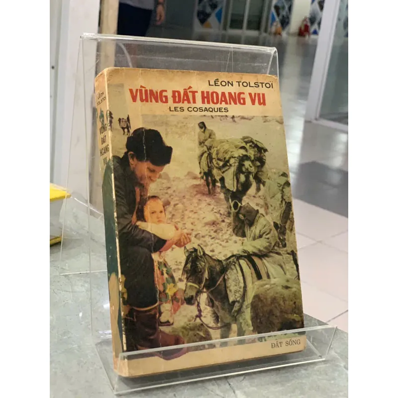 VÙNG ĐẤT HOANG VU - LÉON TOLSTOI 705008