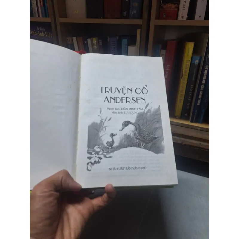 Sách Truyện cổ Andersen - Bìa Cứng NXB Văn Học 795906