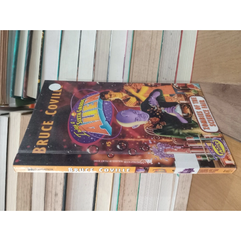 I WAS A SIXTH GRADE ALIEN series - Bruce Coville 740554