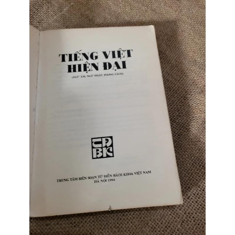 Tiếng Việt hiện đại : ngữ âm, ngữ pháp, phong cách 350070