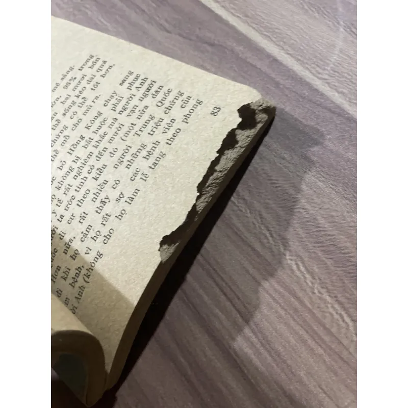 Những cuộc thám hiểu của Yersin, sách bị mọt- không ảnh hưởng nội dung 696829