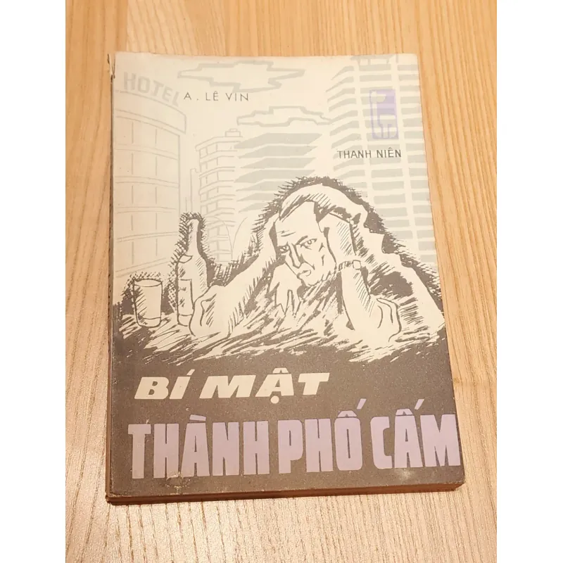 Truyện tình báo BÍ MẬT THÀNH PHỐ CẤM 788575