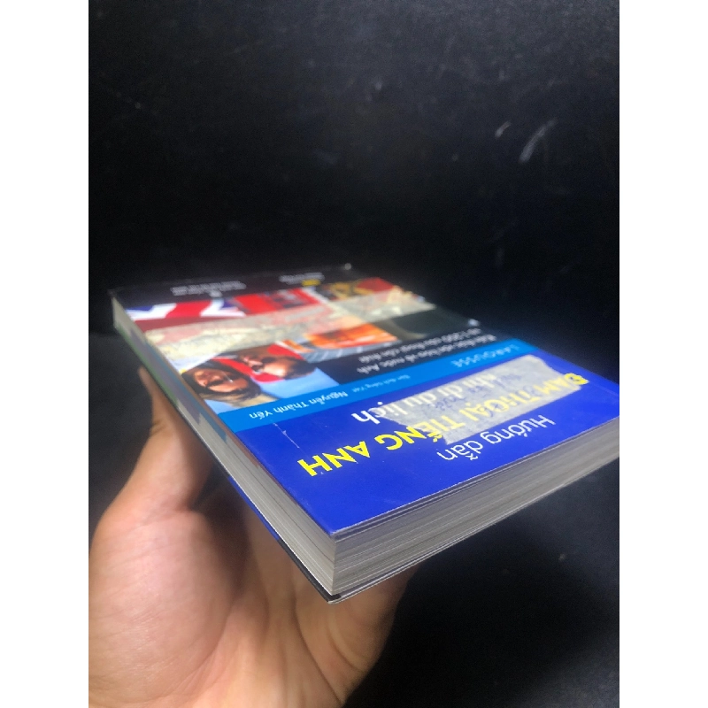 Hướng dẫn đàm thoại tiếng Anh khi đi du lịch năm 2020 mới 90% bẩn nhẹ HCM1212 912554