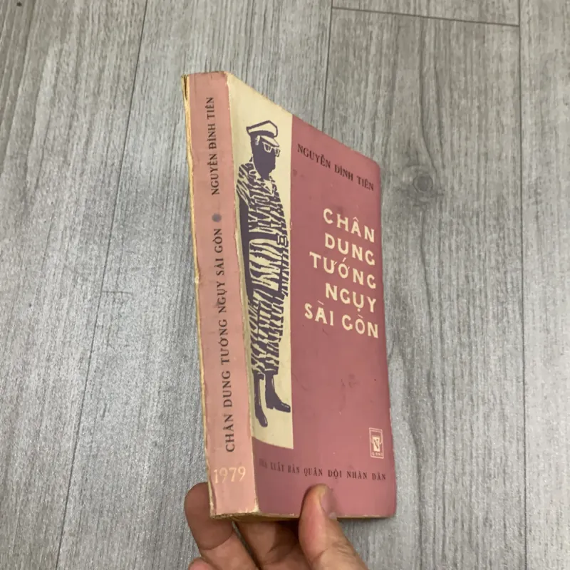 Chân dung tướng nguỵ sài gòn 1979. 10a3 1025772